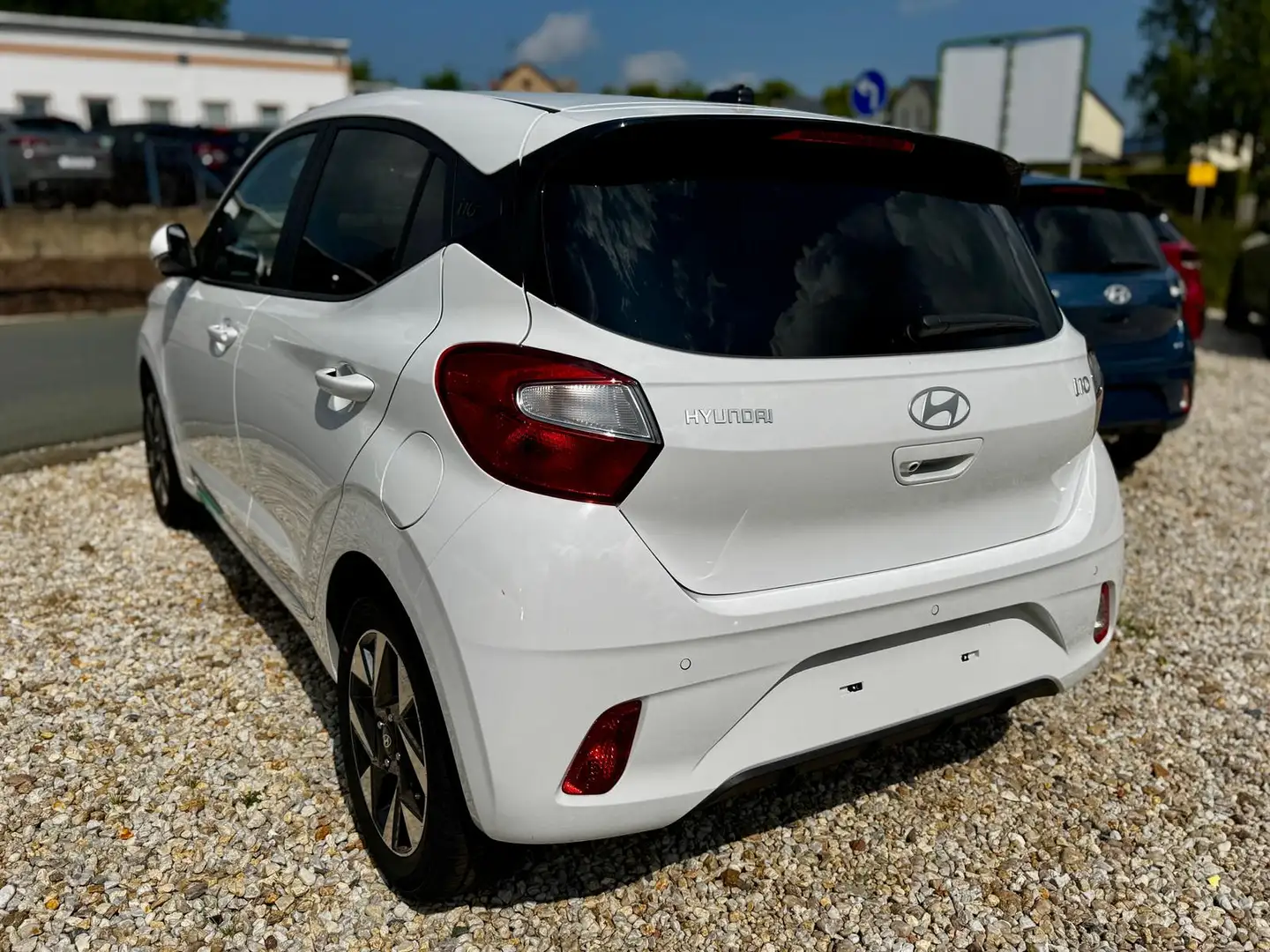Hyundai i10 1.0 MT Blanc - 2