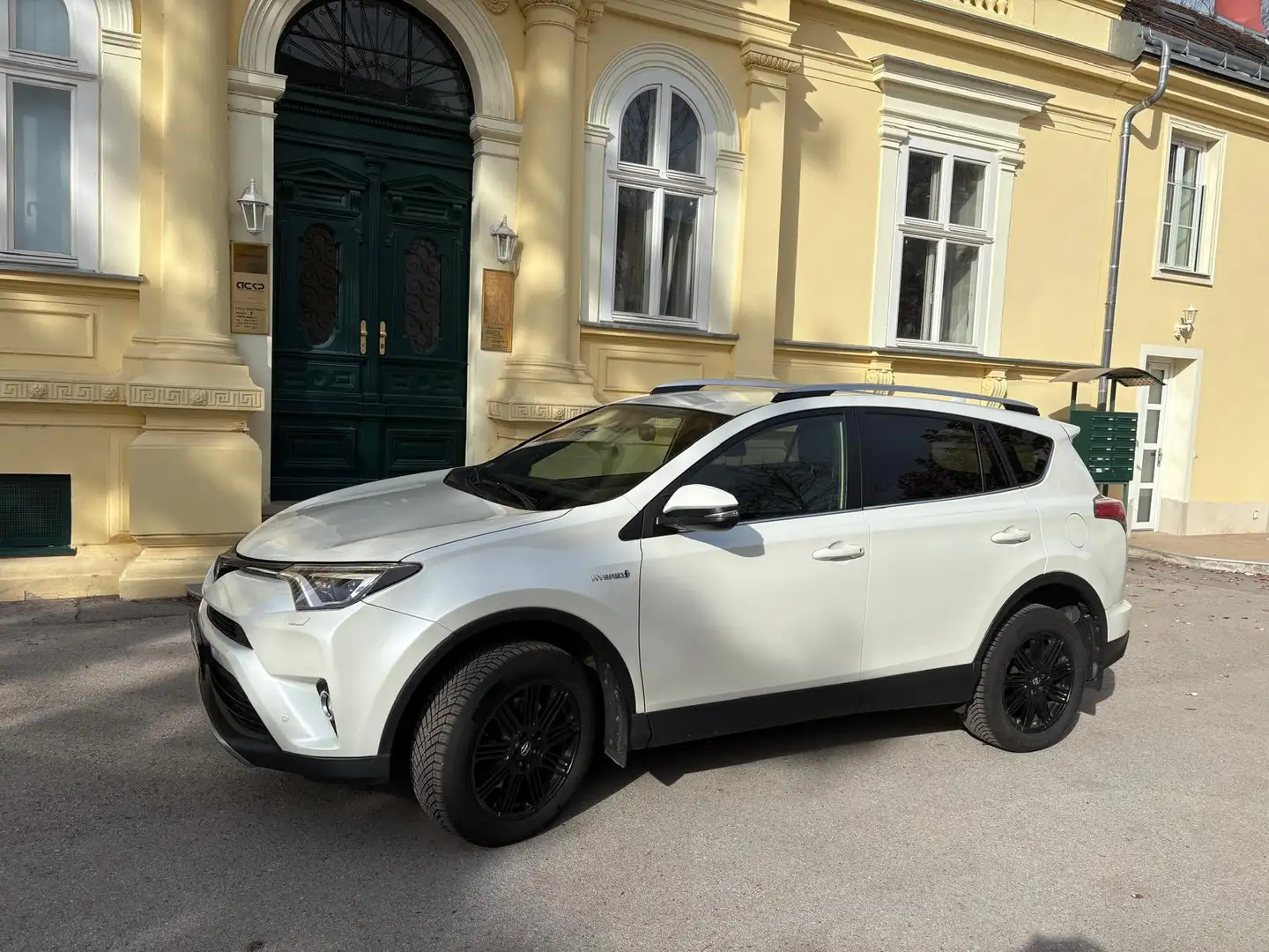 Toyota RAV 4 RAV4 2,5 Hybrid Lounge 2WD Aut. Lounge Weiß - 1