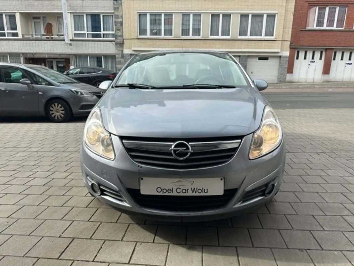 Opel Corsa 1.2i Enjoy *61500km* EURO4* LEZ2030* Grijs - 1