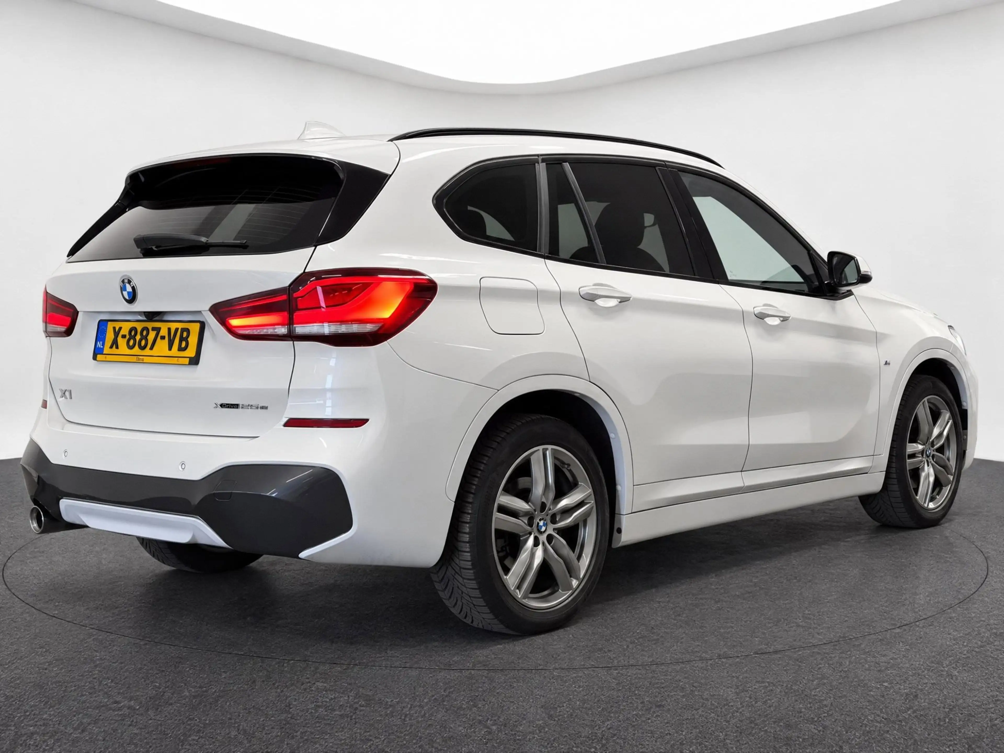 BMW X1 XDrive25e (M-SPORT, LED, NAVI, STOELVERWARMING, DE — photo 14