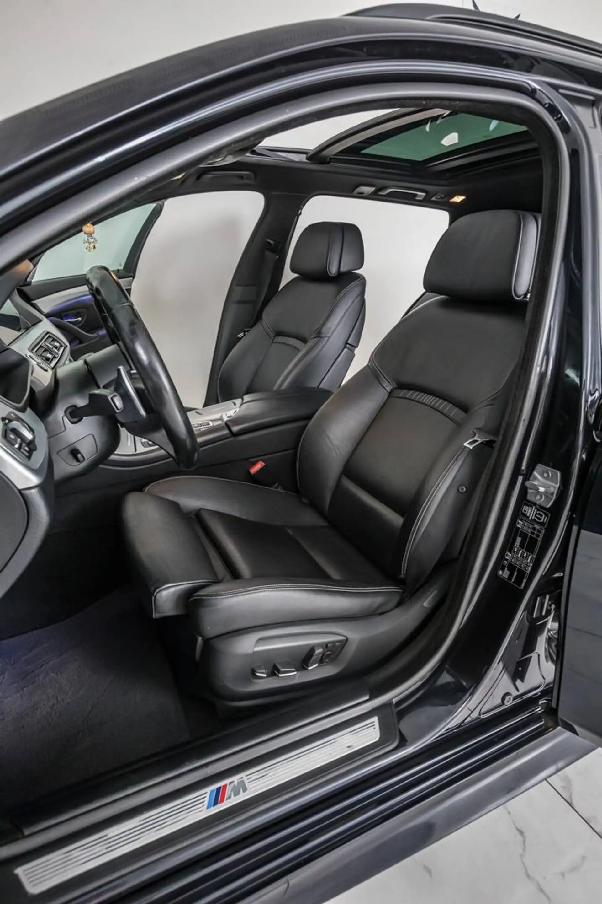 BMW 518 Touring 518d — photo 12