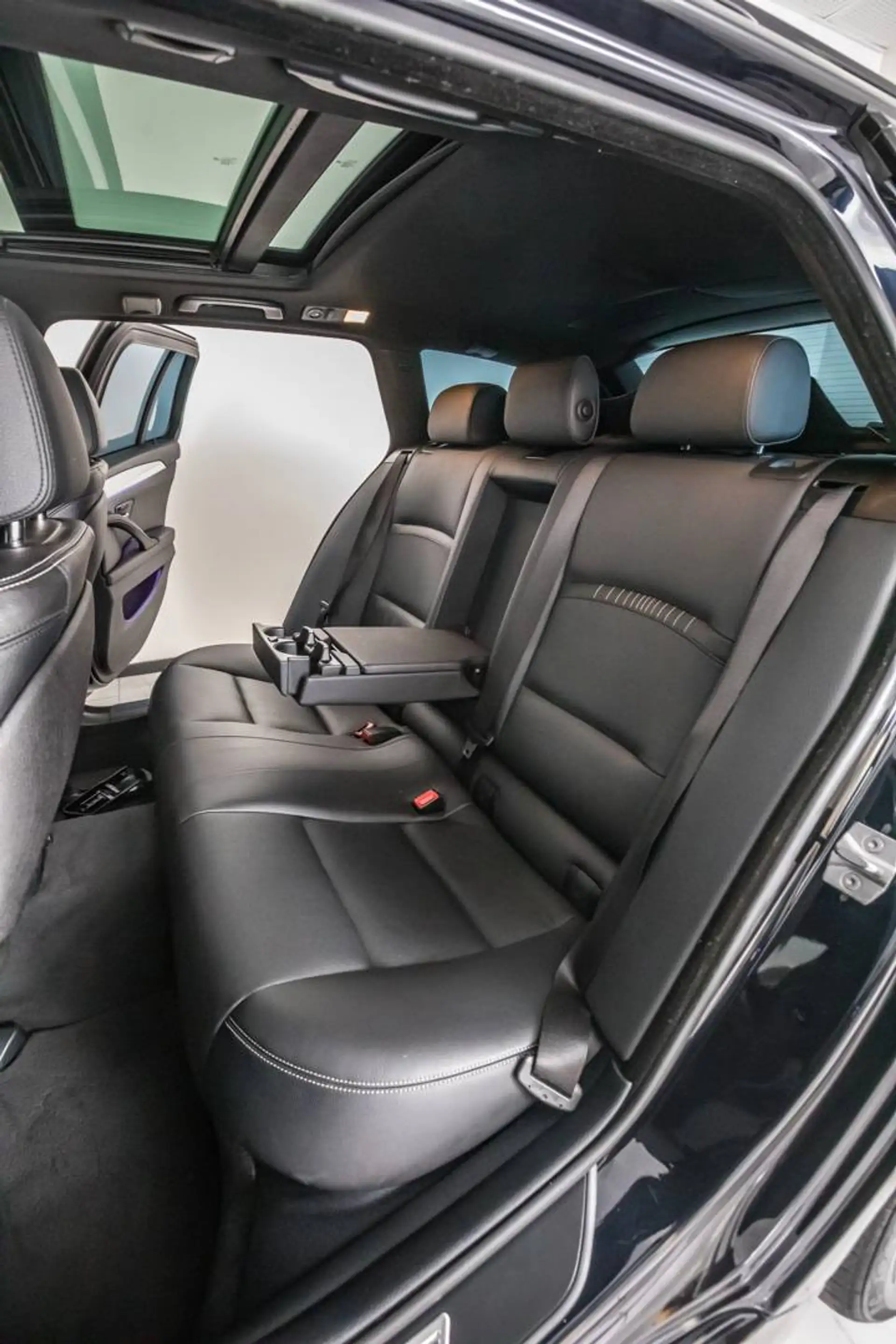 BMW 518 Touring 518d — photo 14