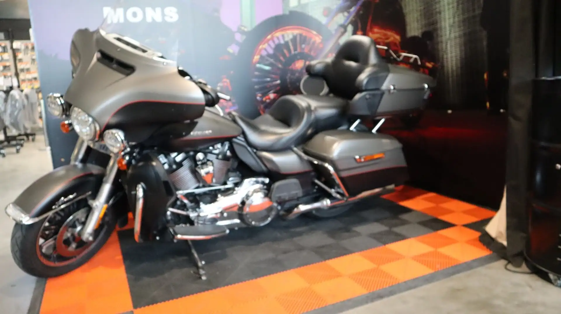 Harley-Davidson Ultra Limited Chopper Чорний - 1