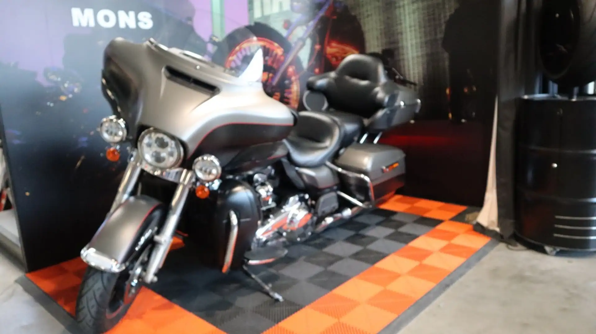 Harley-Davidson Ultra Limited Chopper Чорний - 2