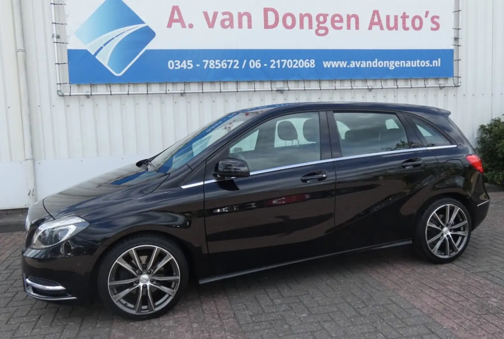 Mercedes-Benz 180 AMBITION Sport,Navi,Camera,Cruise,Trhaak Negru - 1