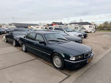 iL v8 AUTOM/LEER/CLIMA/VERLAAGD/XENON/ORIGIN NL AUTO/NAP/ LEZEN!!