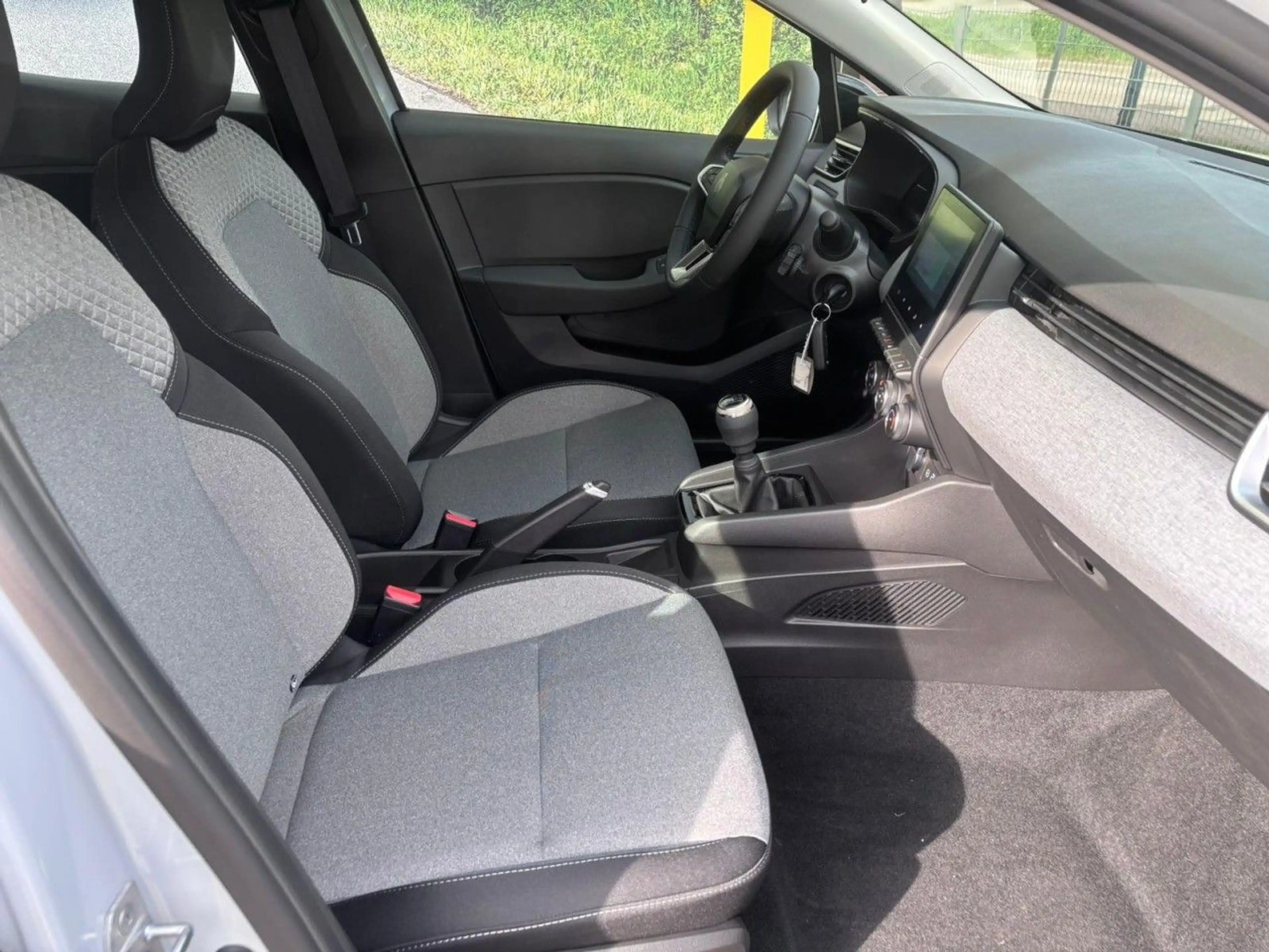 Renault Clio Diesel mit Navi, Klima & CarPlay — photo 6
