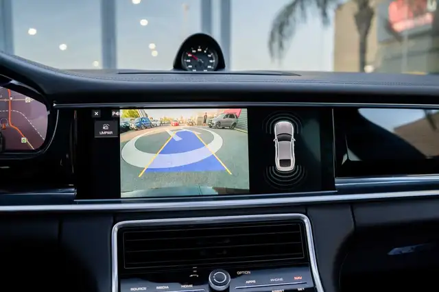 Porsche Panamera view 11