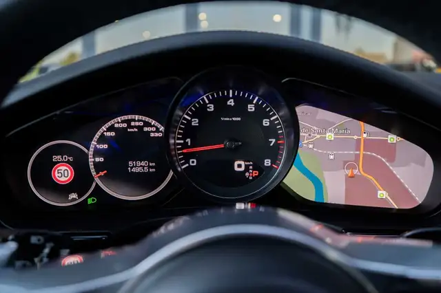 Porsche Panamera view 9