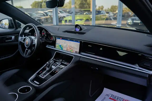 Porsche Panamera view 16