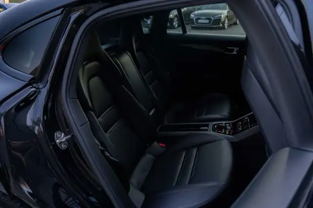 Porsche Panamera view 21