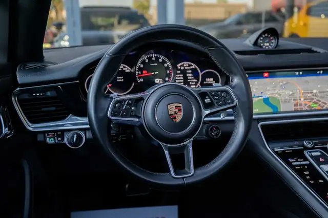 Porsche Panamera view 8
