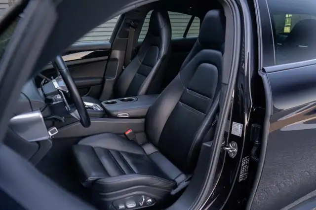Porsche Panamera view 18