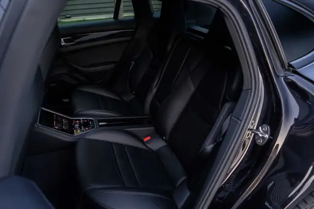 Porsche Panamera view 19