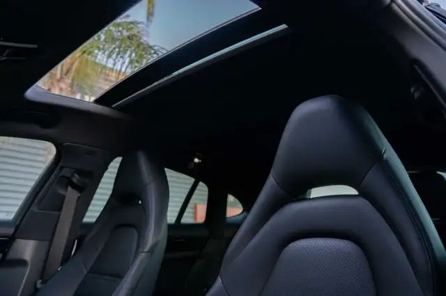 Porsche Panamera view 17