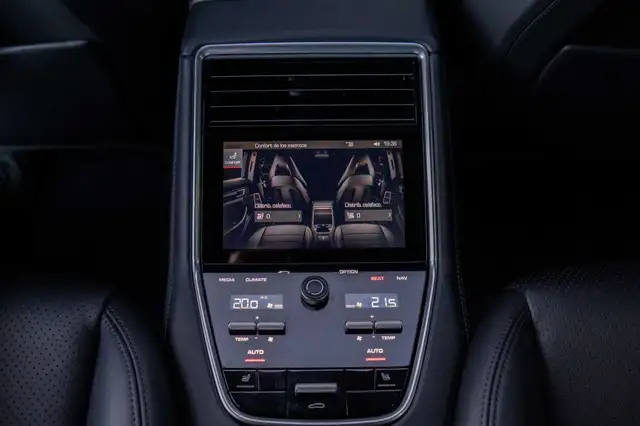 Porsche Panamera view 20