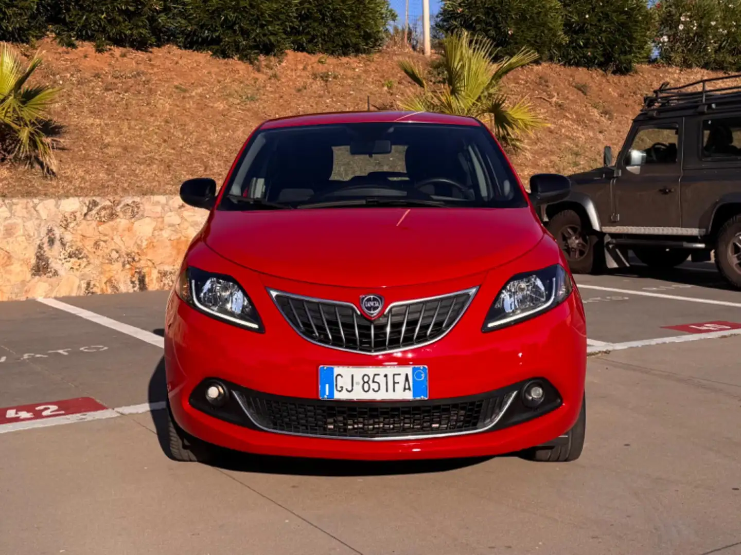 Lancia Ypsilon 1.0 HYBRID GOLD 5 POSTI+NAVI+SENSORI Rouge - 2