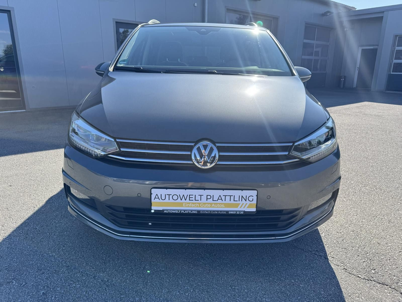 Volkswagen Touran Highline 2.0 TDI DSG Panorama LED — photo 4