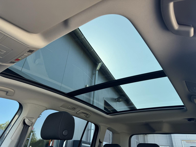 Volkswagen Touran Highline 2.0 TDI DSG Panorama LED — photo 6