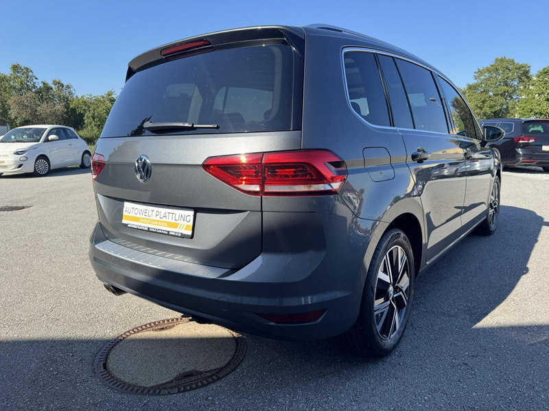 Volkswagen Touran Highline 2.0 TDI DSG Panorama LED — photo 2