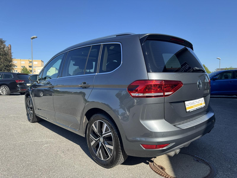 Volkswagen Touran Highline 2.0 TDI DSG Panorama LED — photo 10