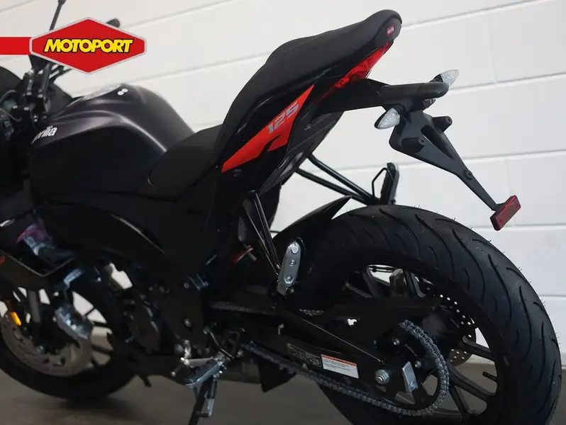 Aprilia Tuono - foto 5