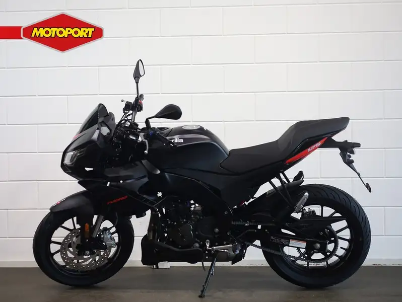 Aprilia Tuono - foto 4