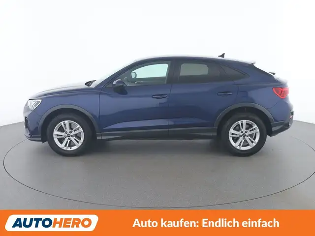 Audi Q3 view 3