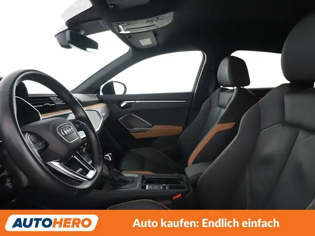 Audi Q3 view 10