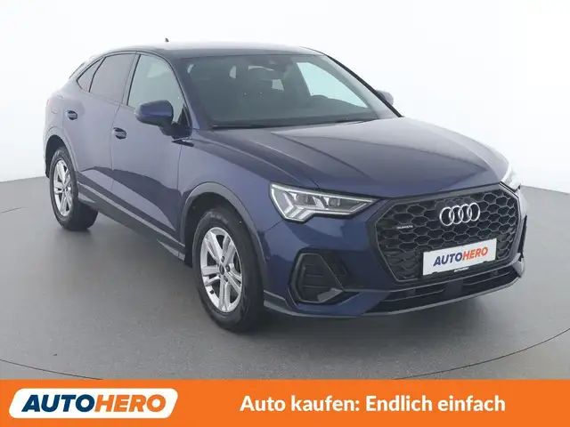 Audi Q3 view 8