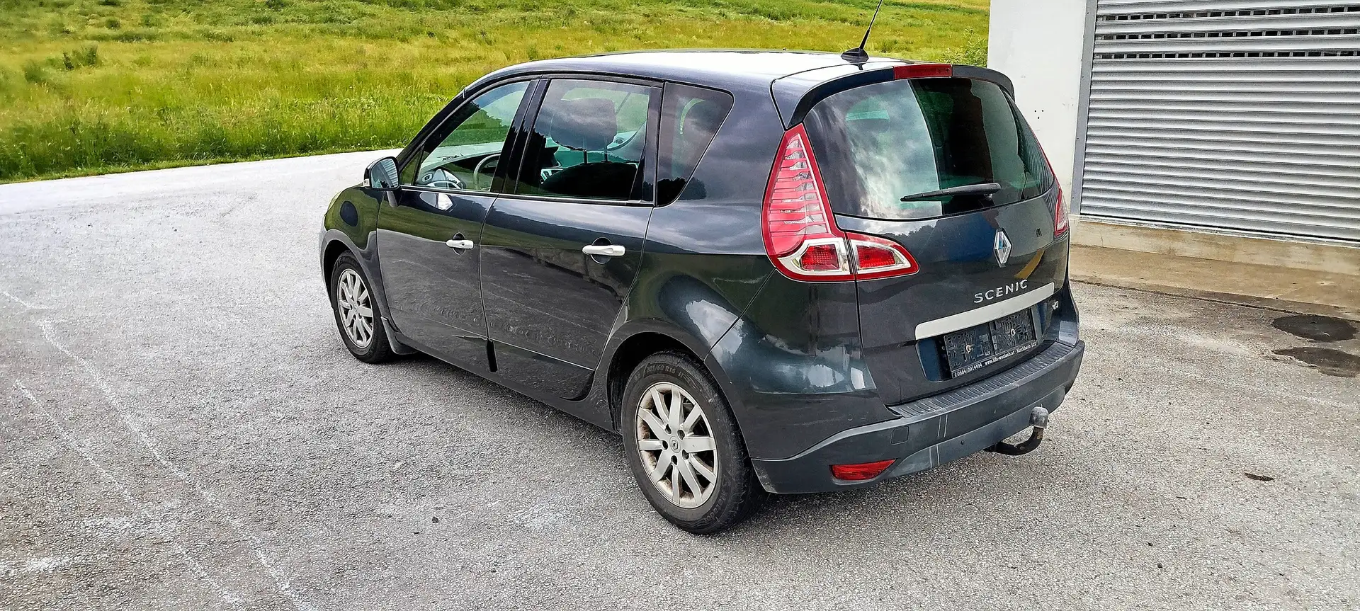 Renault Scenic Scénic III TomTom Edition 1,5 dCi DPF TomTom Edition Grau - 2
