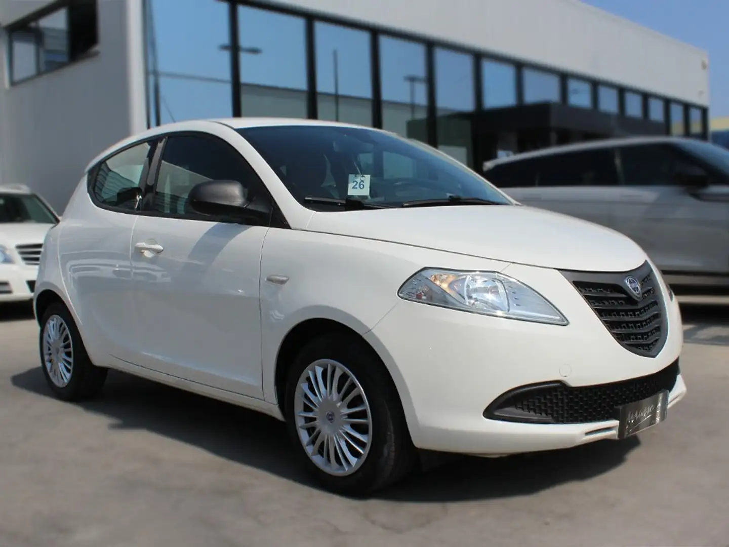 Lancia Ypsilon 1.2 8v Elefantino 69cv my14 Bianco - 1