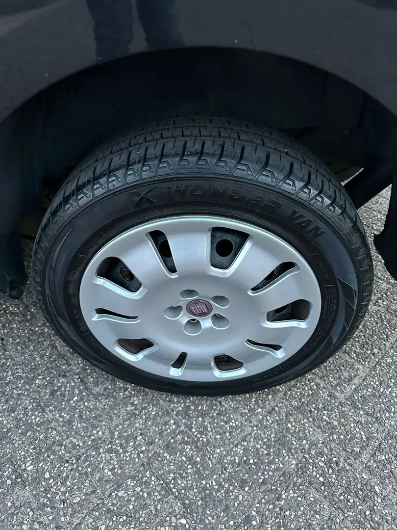 Fiat Doblo 1.6 Multijet Base, Airco, 5 Plaatsen. Zwart - 2