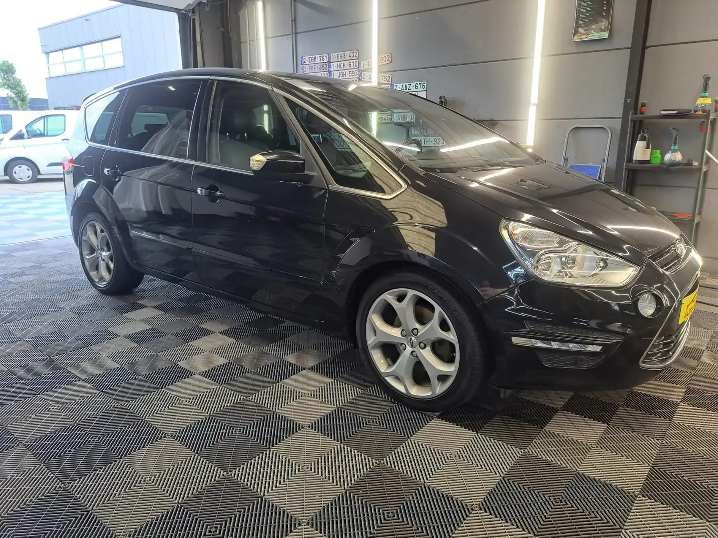 Ford S-Max 2.0 TDCi Titanium S AUTOMAAT 197.000 Km  Bj. 2012 Noir - 1