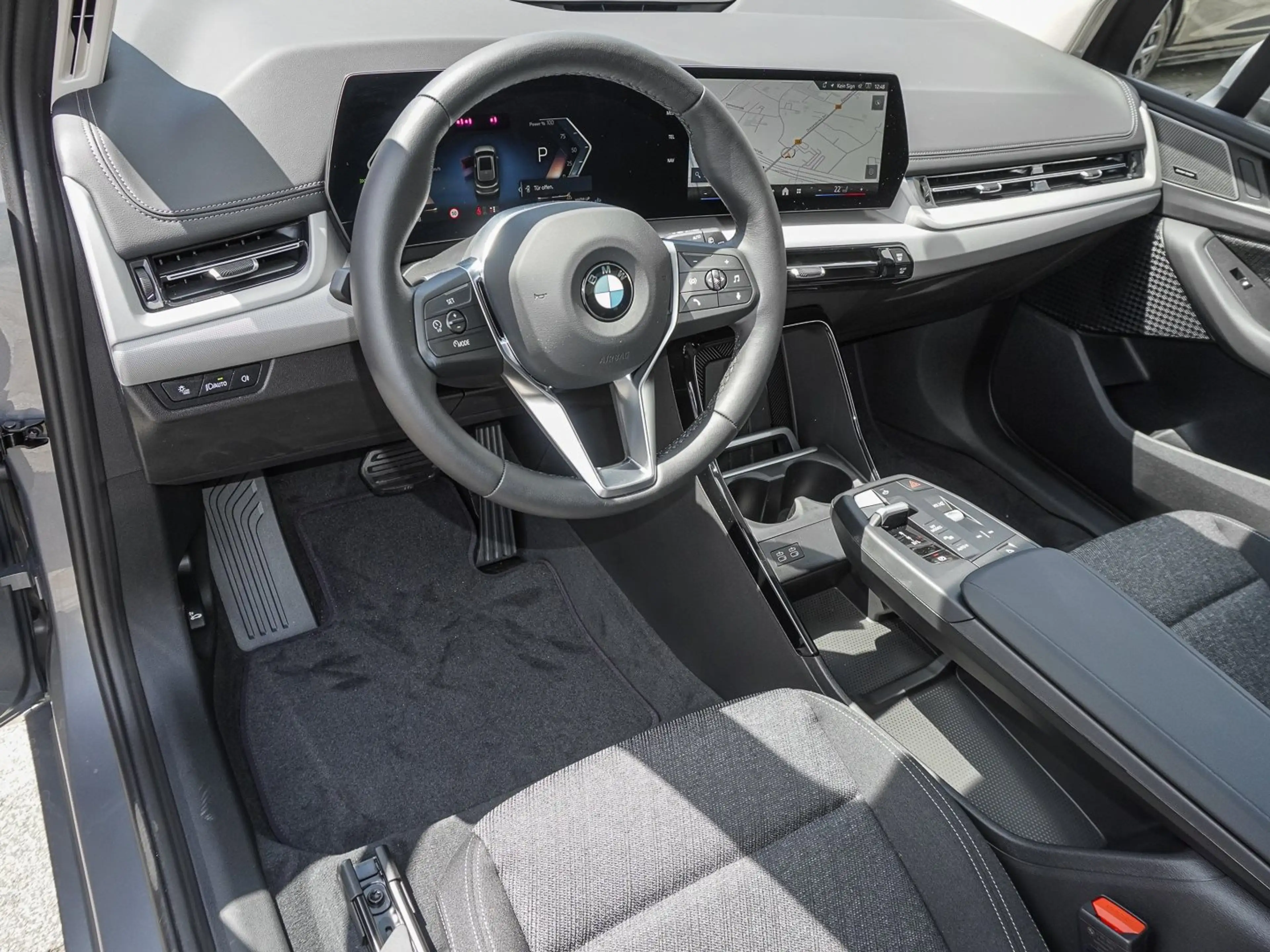 BMW 220 i Active Tourer PANO ACC RFK NAVI LED DAB LM — photo 6