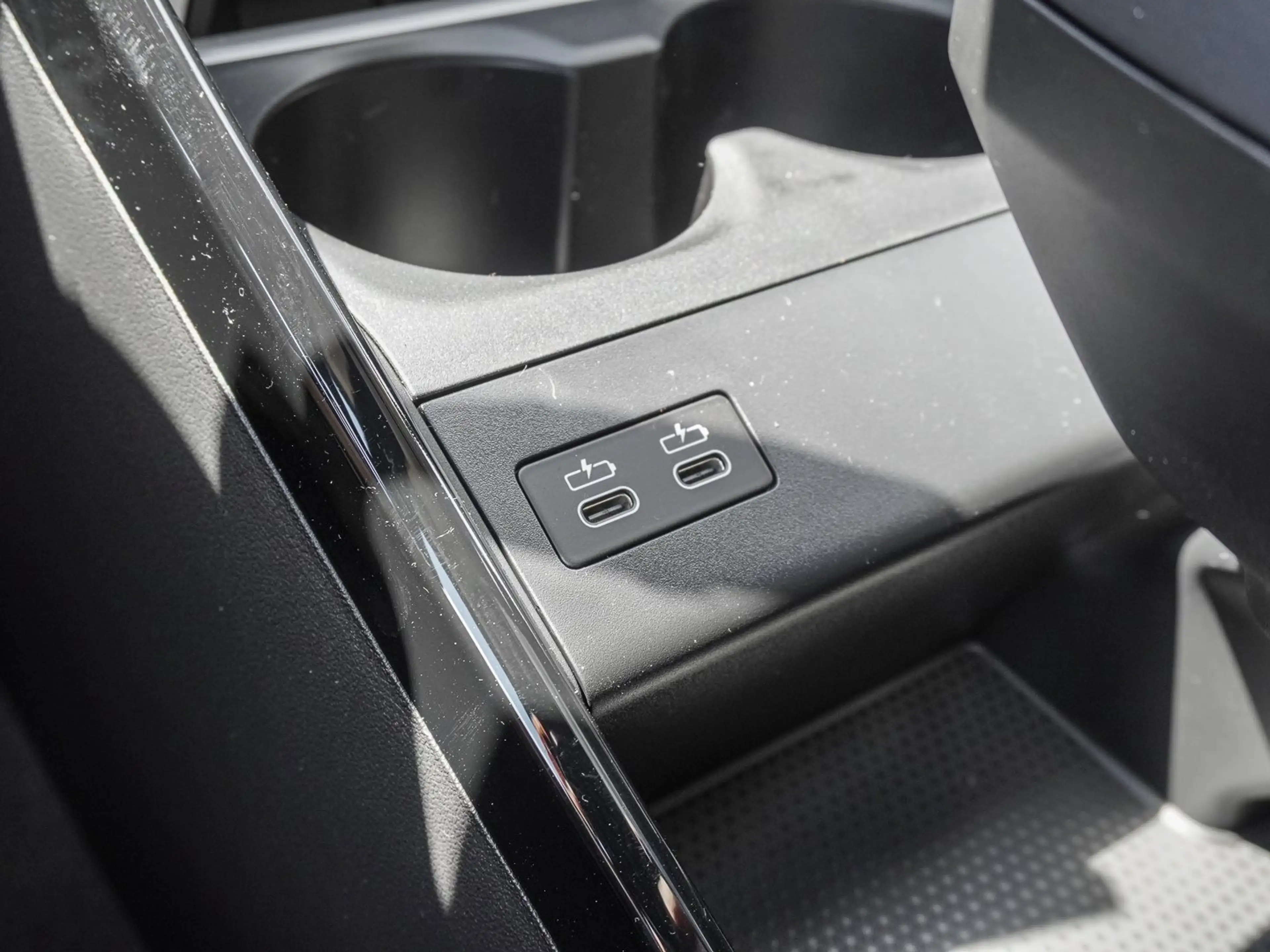 BMW 220 i Active Tourer PANO ACC RFK NAVI LED DAB LM — photo 14