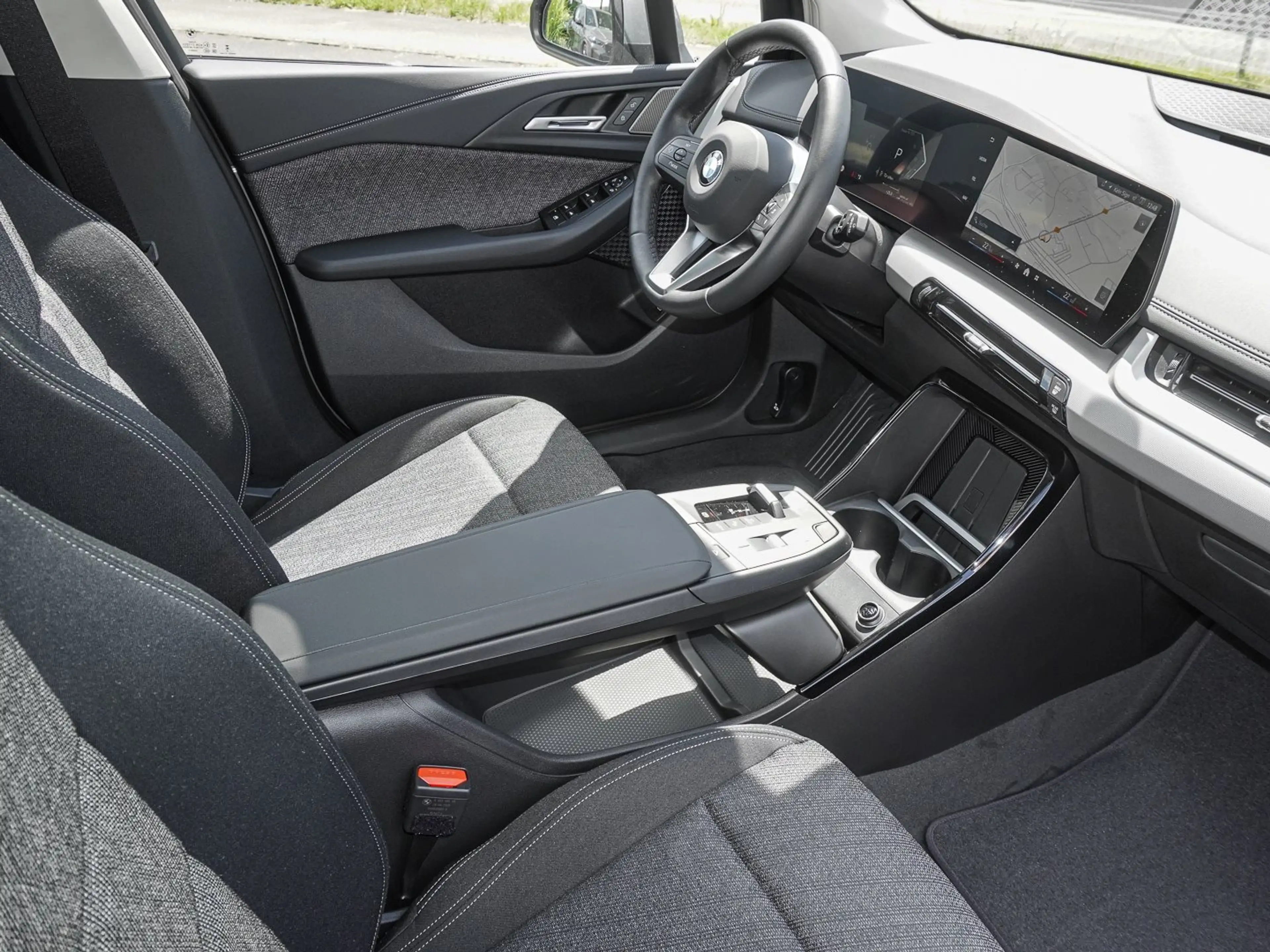 BMW 220 i Active Tourer PANO ACC RFK NAVI LED DAB LM — photo 5
