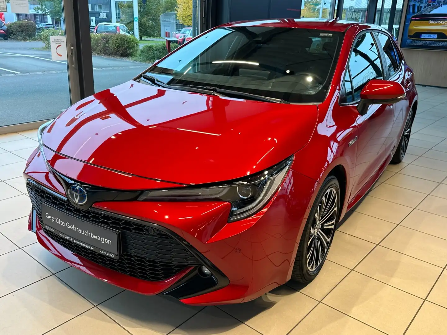 Toyota Corolla 1.8 Hybrid Team D LED, Navi, Kamera, JBL Rojo - 2