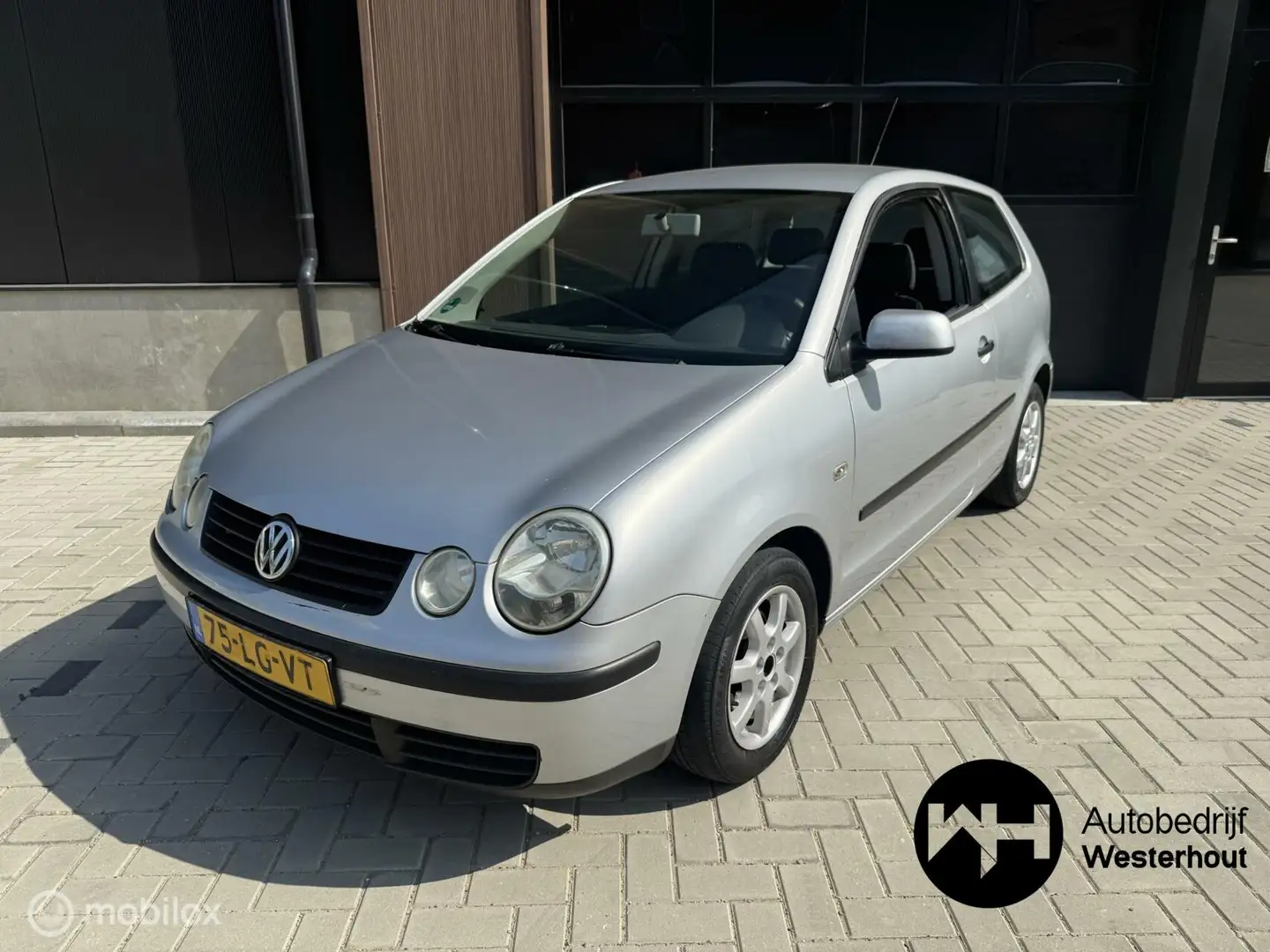 Volkswagen Polo 1.2-12V Nieuwe APK Gris - 2