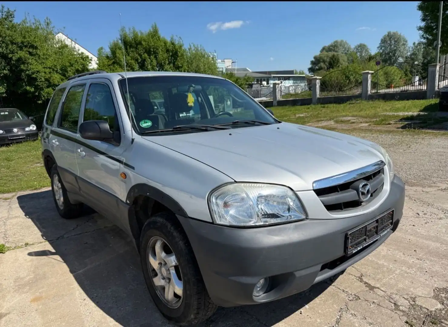 Mazda Tribute 2.0i 4WD GTX 4×4 Grau - 1
