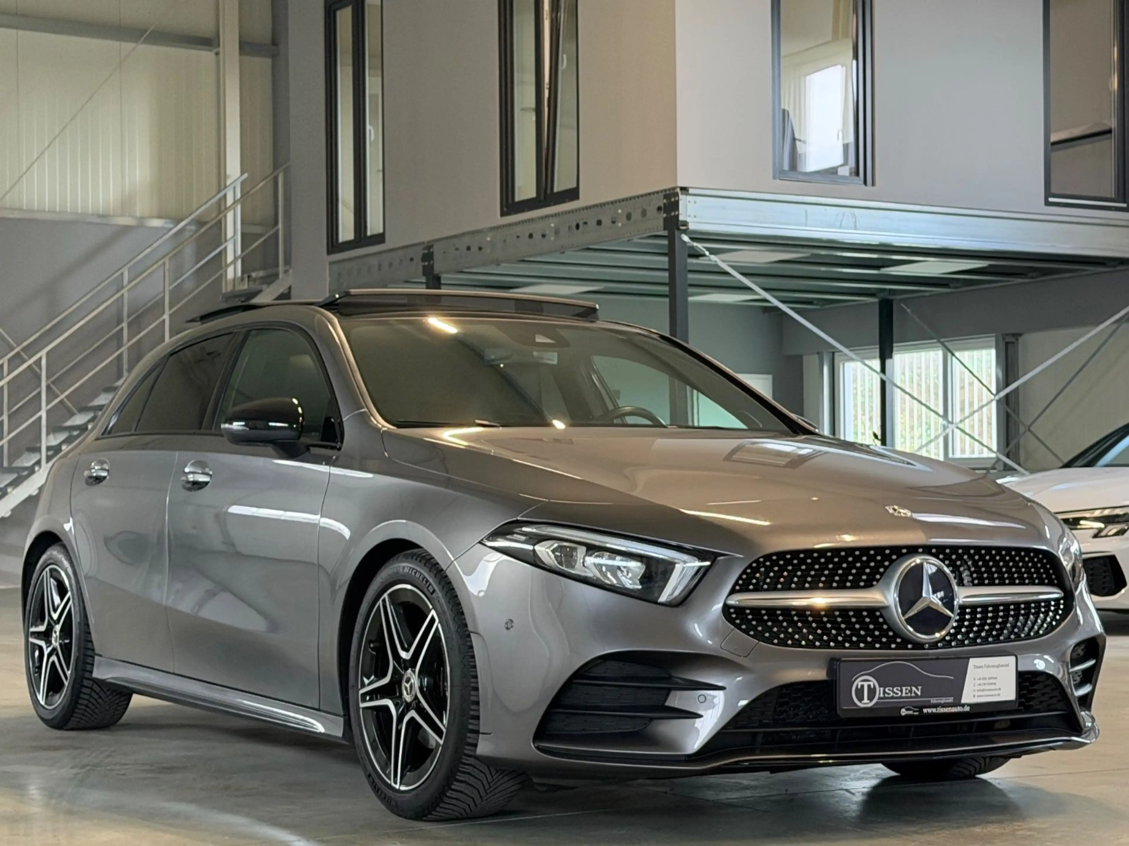Mercedes-Benz A 200 AMG Pano Burmester Wide Kamera Night 1.Hd — photo 3