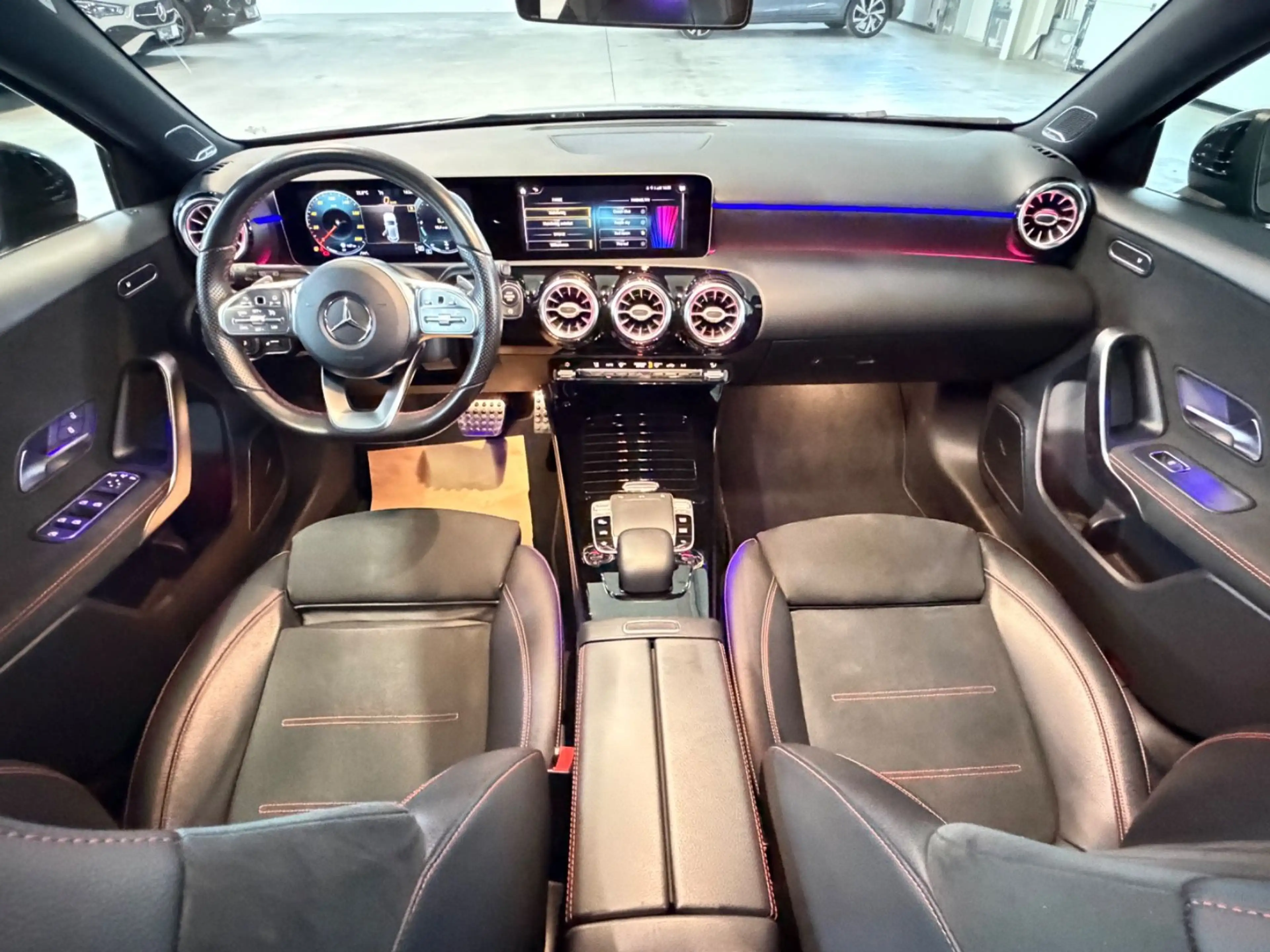 Mercedes-Benz A 200 AMG Pano Burmester Wide Kamera Night 1.Hd — photo 10