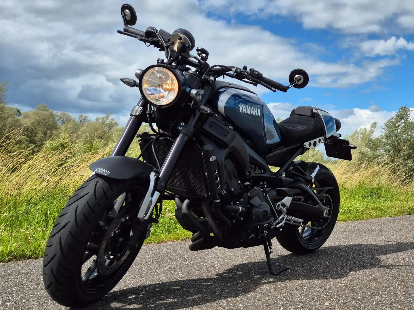 Yamaha XSR 900 Blau - 2