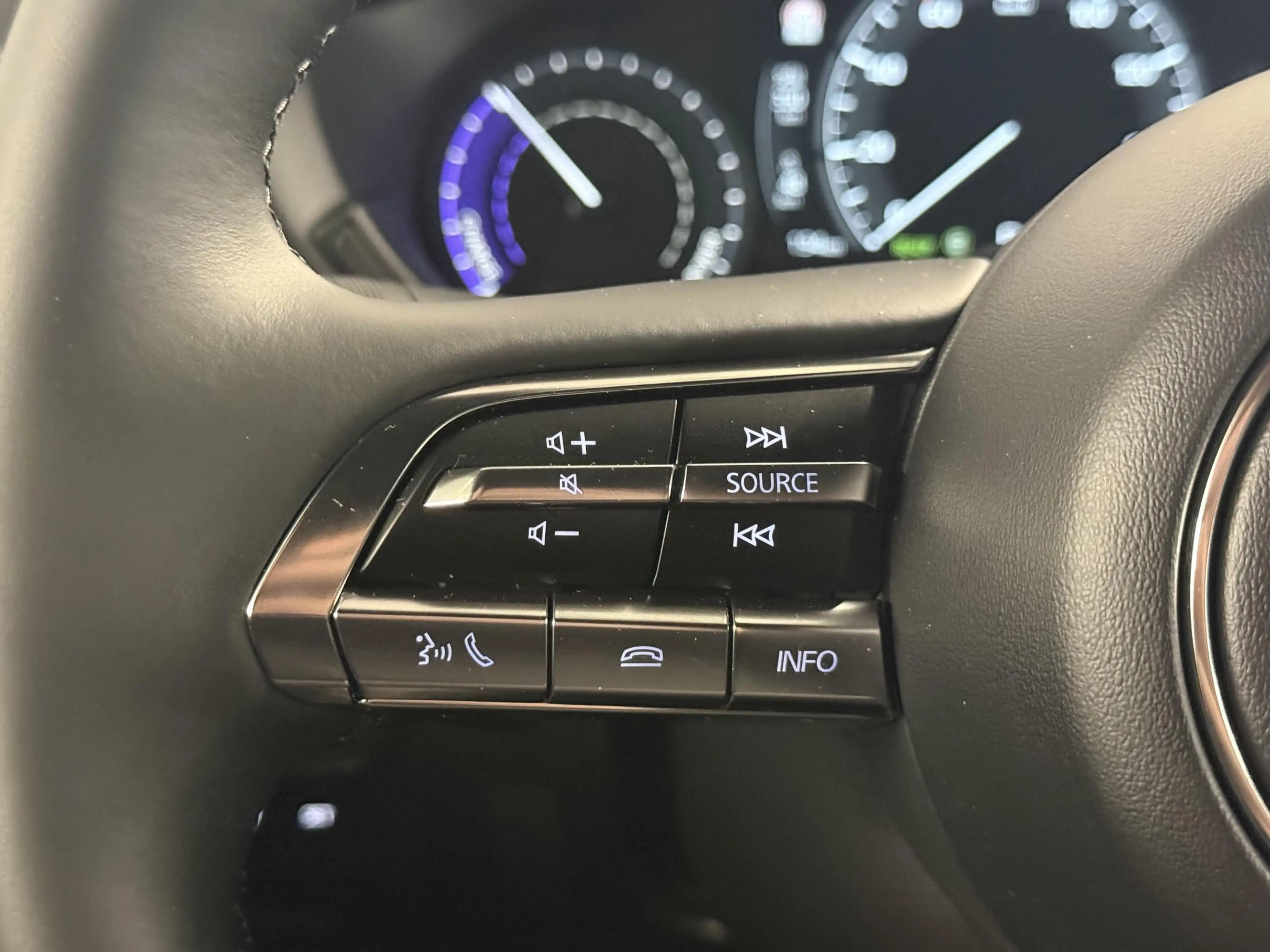 Mazda MX-30 e-SkyActiv R-EV 170 Exclusive-line HUD | Memory | — photo 13