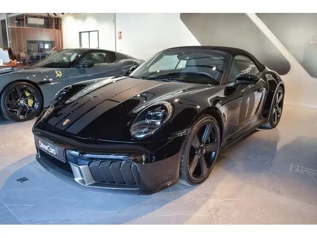 Porsche 911 view 4