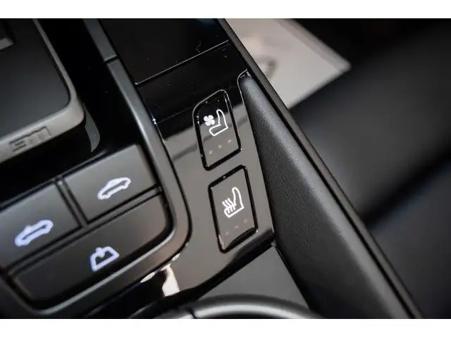 Porsche 911 view 15