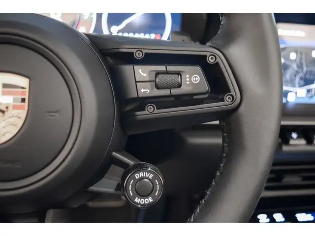 Porsche 911 view 18