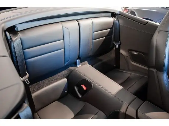 Porsche 911 view 12
