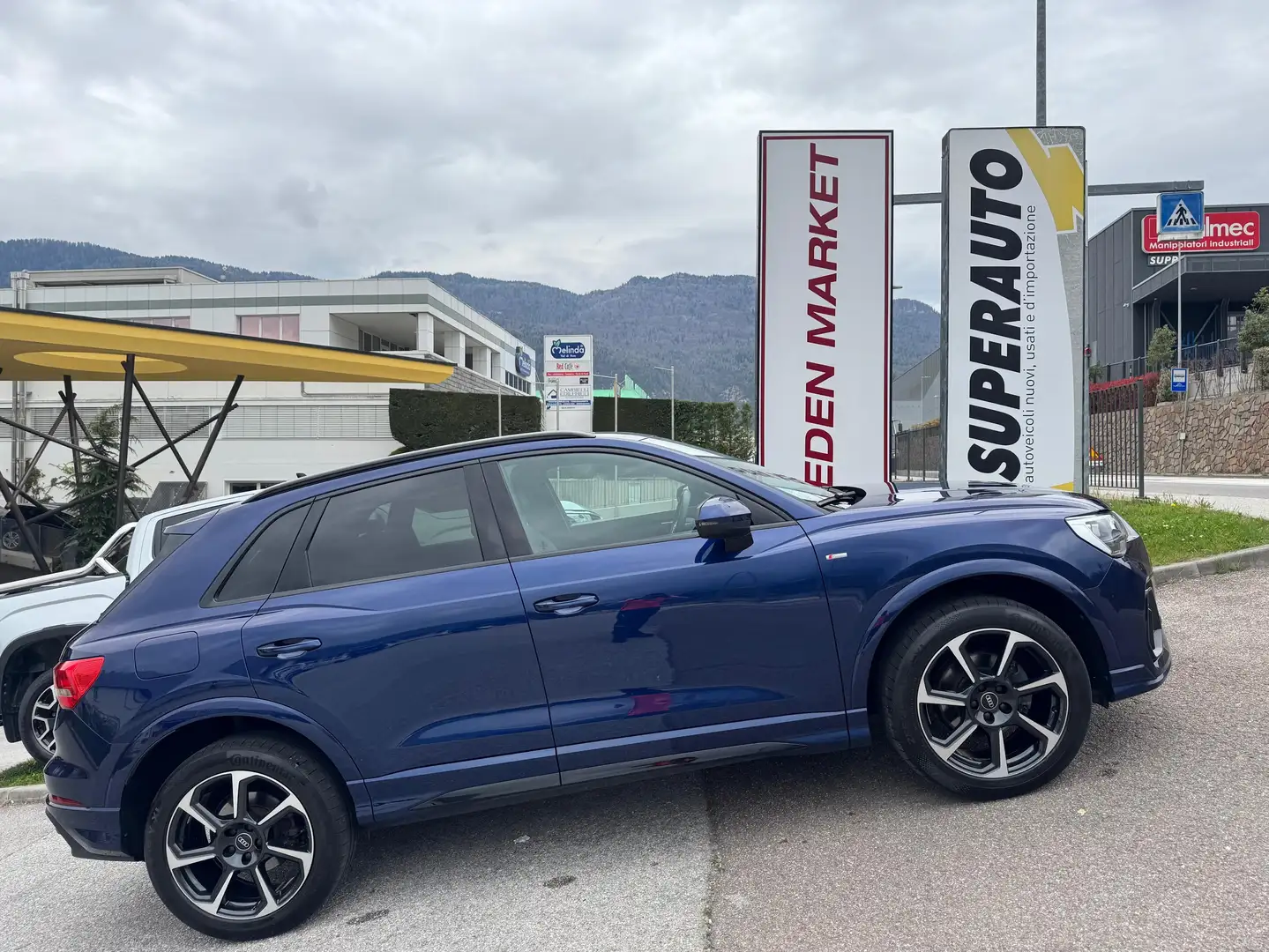 Audi Q3 35 2.0 tdi S line edition quattro s-tronic Blauw - 1