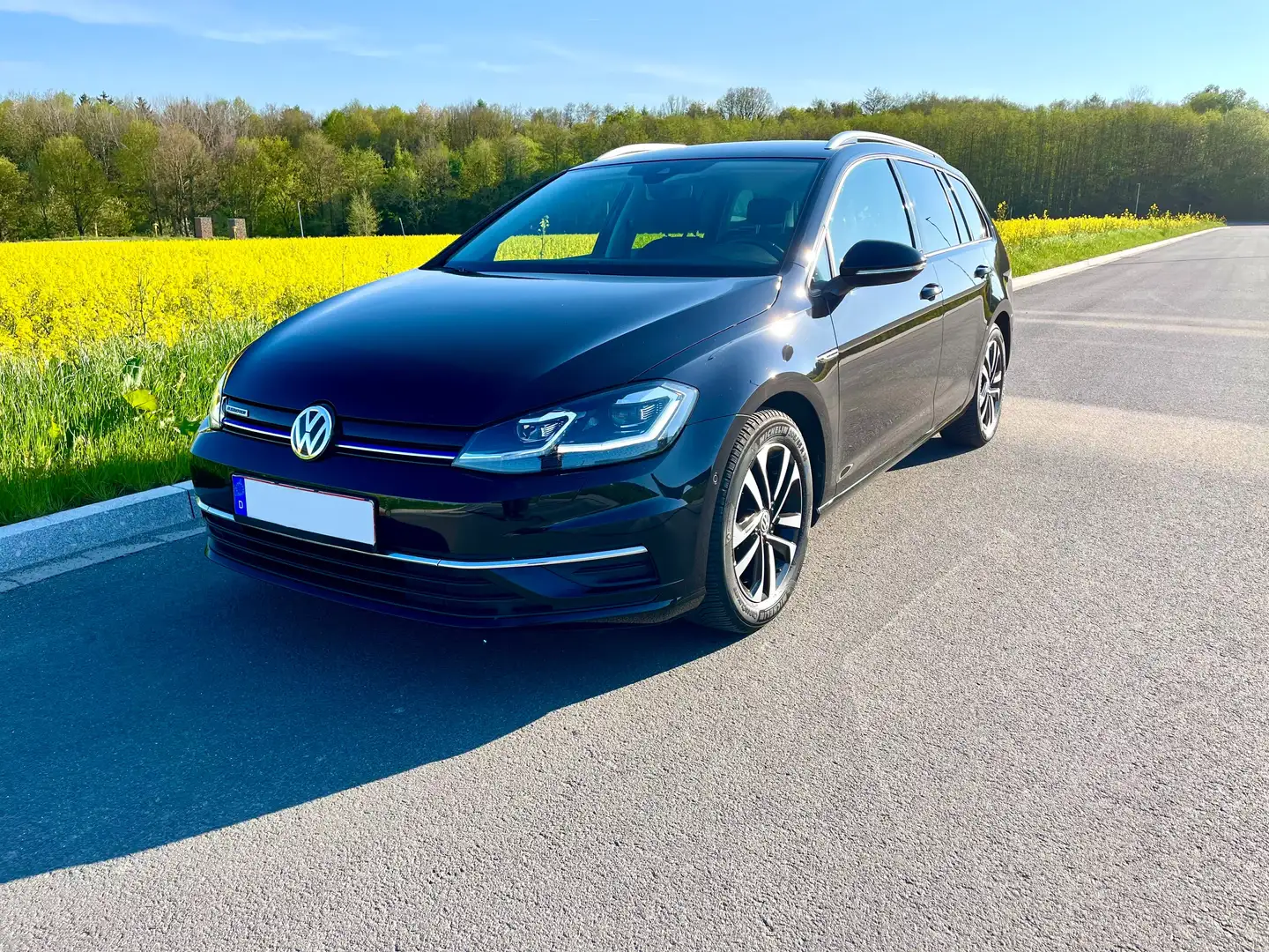 Volkswagen Golf Variant IQ.DRIVE BlueMotion 1.5 TSI*LED-SCHEINW.* ACC *AHK Schwarz - 1